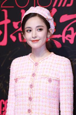 明星生图娜扎白丝