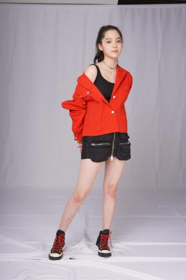 棚拍欧阳娜娜全身照