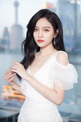 吴宣仪全集白色裙子