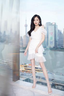 吴宣仪全集白色裙子