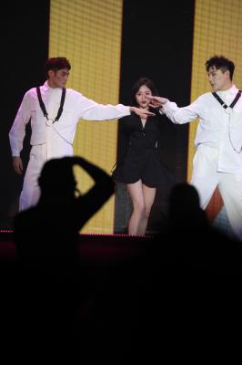 吴宣仪全集黑色舞台