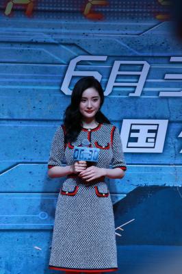 杨幂生图全集.杨幂格子裙6.25杨幂 红毯