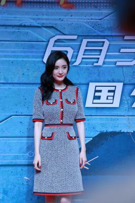 杨幂生图全集.杨幂格子裙6.25杨幂 红毯