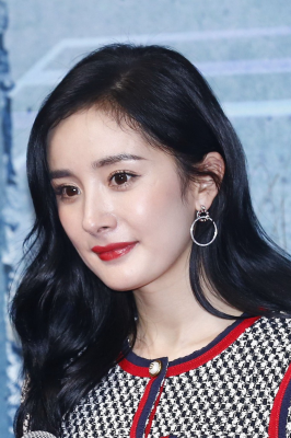 杨幂生图全集.一些套图杨幂格子裙