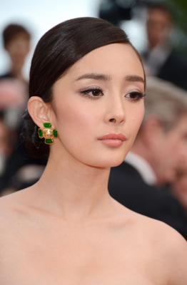 杨幂生图全集.一些套图金色礼服红毯