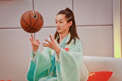 杨幂生图全集杨幂日之子