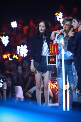 杨幂生图全集.杨幂王老吉现场补