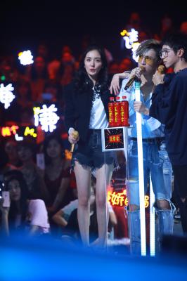 杨幂生图全集.杨幂王老吉现场补