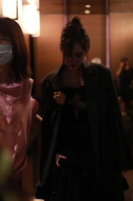 杨幂生图全集肩黑色晚会裙