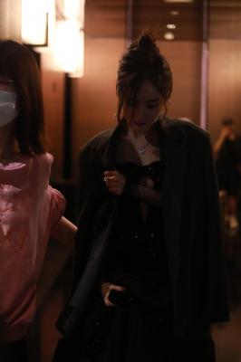 杨幂生图全集肩黑色晚会裙