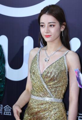 迪丽热巴 黑色开叉已选2