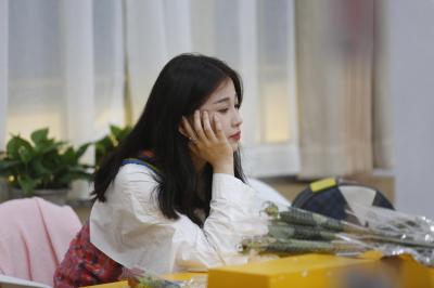 .虞书欣泳池告白