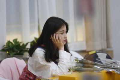 .虞书欣泳池告白