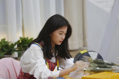 .虞书欣泳池告白