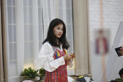 .虞书欣泳池告白