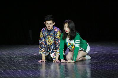 一年级毕业周S2.节目照片第一二期-舞台 虞书欣 1.JPG