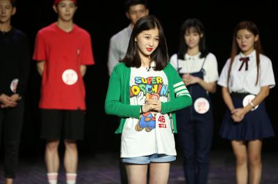 一年级毕业周S2.节目照片第一二期-舞台 虞书欣 3.JPG