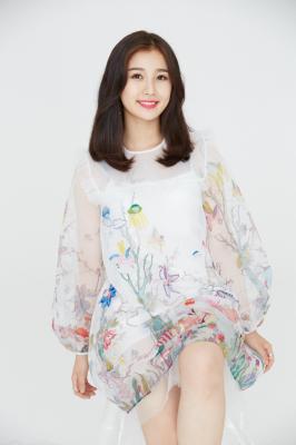 一年级毕业周S2.虞书欣个人宣传照白色薄纱-shuxin1619