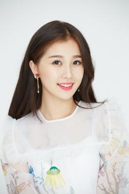 一年级毕业周S2.虞书欣个人宣传照白色薄纱-shuxin1623