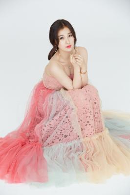 一年级毕业周S2.虞书欣个人宣传照红色纱裙-shuxin0002