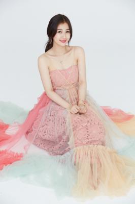 一年级毕业周S2.虞书欣个人宣传照红色纱裙-shuxin0009