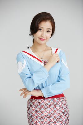 一年级毕业周S2.虞书欣个人宣传照蓝衣卷发、-shuxin1066