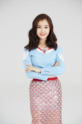 一年级毕业周S2.虞书欣个人宣传照蓝衣卷发、-shuxin1069