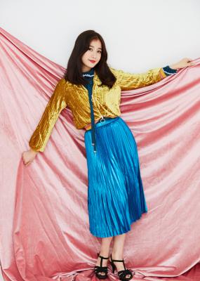 一年级毕业周S2.虞书欣个人宣传照黄衣蓝裙-shuxin1251