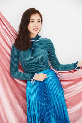 一年级毕业周S2.虞书欣个人宣传照黄衣蓝裙-shuxin1379