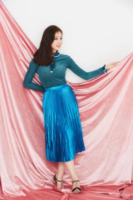 一年级毕业周S2.虞书欣个人宣传照黄衣蓝裙-shuxin1381