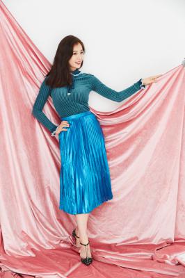 一年级毕业周S2.虞书欣个人宣传照黄衣蓝裙-shuxin1384