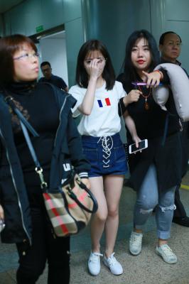 鞠婧祎-机场接-F96A5221