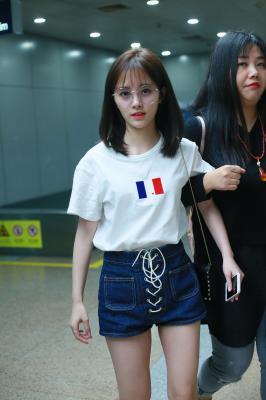 鞠婧祎-机场接-F96A5223