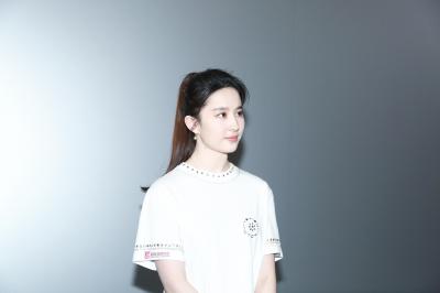 刘亦菲1957-693ad074gy1fiukgn7w38j23vc2kwe83