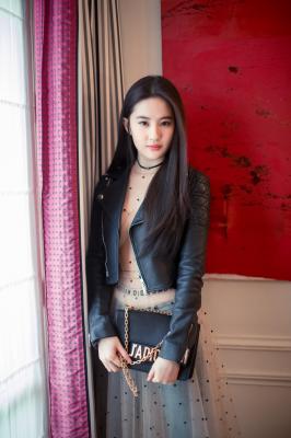 刘亦菲.JADRIOR新品-mmexport1488620800953