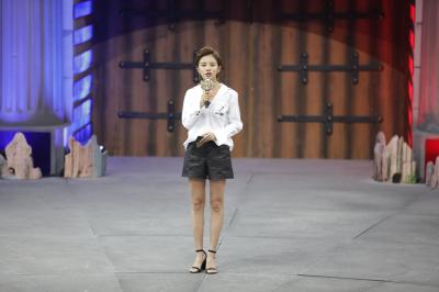 伊一系列1.试录剧照14单身战争1-0K1A7543