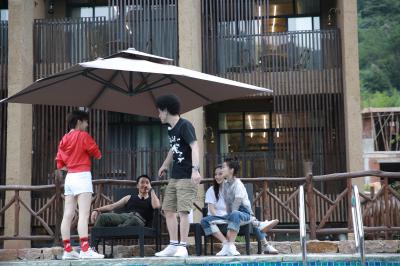 景甜热裤泳池旺仔-JI7A0589